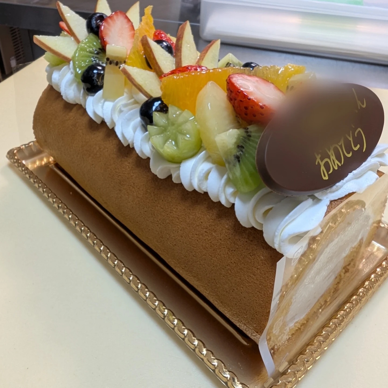 はちみつロールでデコレーション